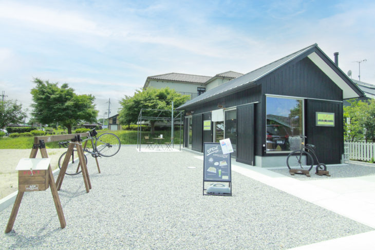 オトコ心をくすぐる自転車工房を併設した古民家風カフェ