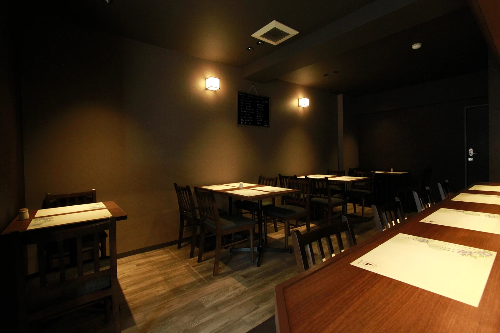 飲食店でよく使用される照明の種類と業種別に見る照明の選び方