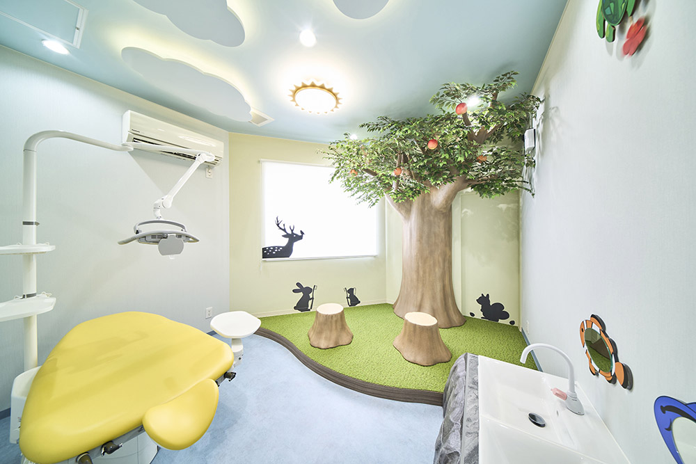 小児科：子供の不安を和らげる明るく楽しい工夫を 